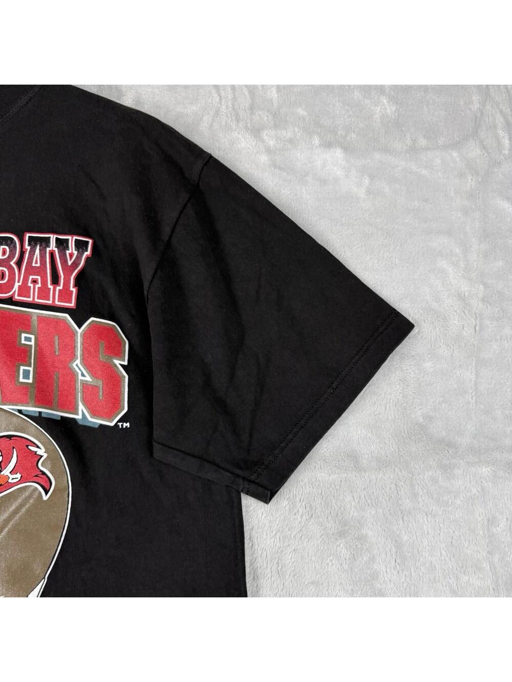 Vintage 1997 Tampa Bay Buccaneers Graphic Tee Black NFL Football M Canada Made - Picture 9 of 10